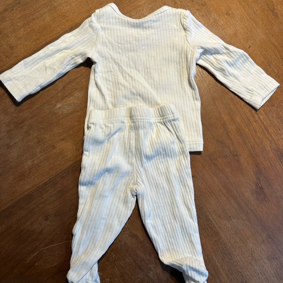 Carter's Ribbed Set - Picture 3 of 3